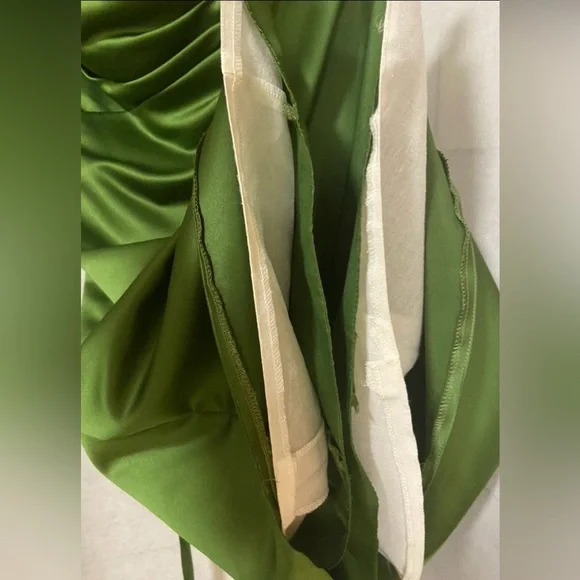 Madison Collection Prom Dress - Picture 4 of 9